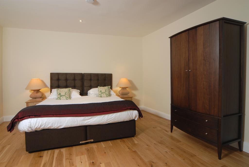 Unicorn Aparthotel Suites Stow-on-the-Wold Bagian luar foto