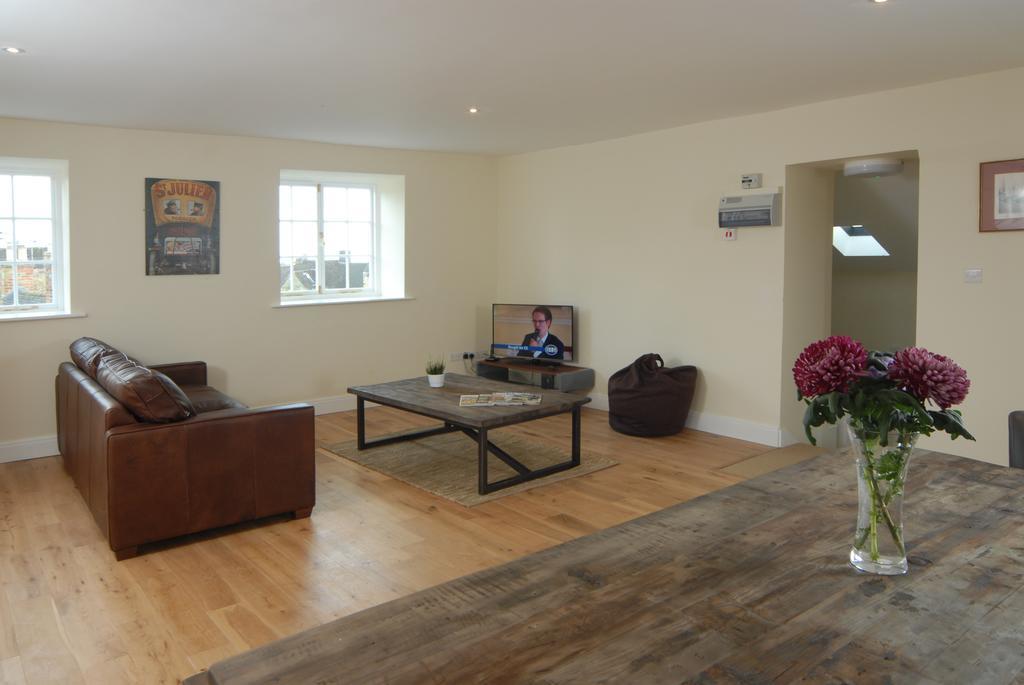 Unicorn Aparthotel Suites Stow-on-the-Wold Bagian luar foto